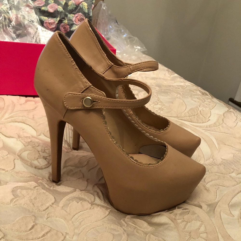 Betsey Johnson Nude Platform Pumps